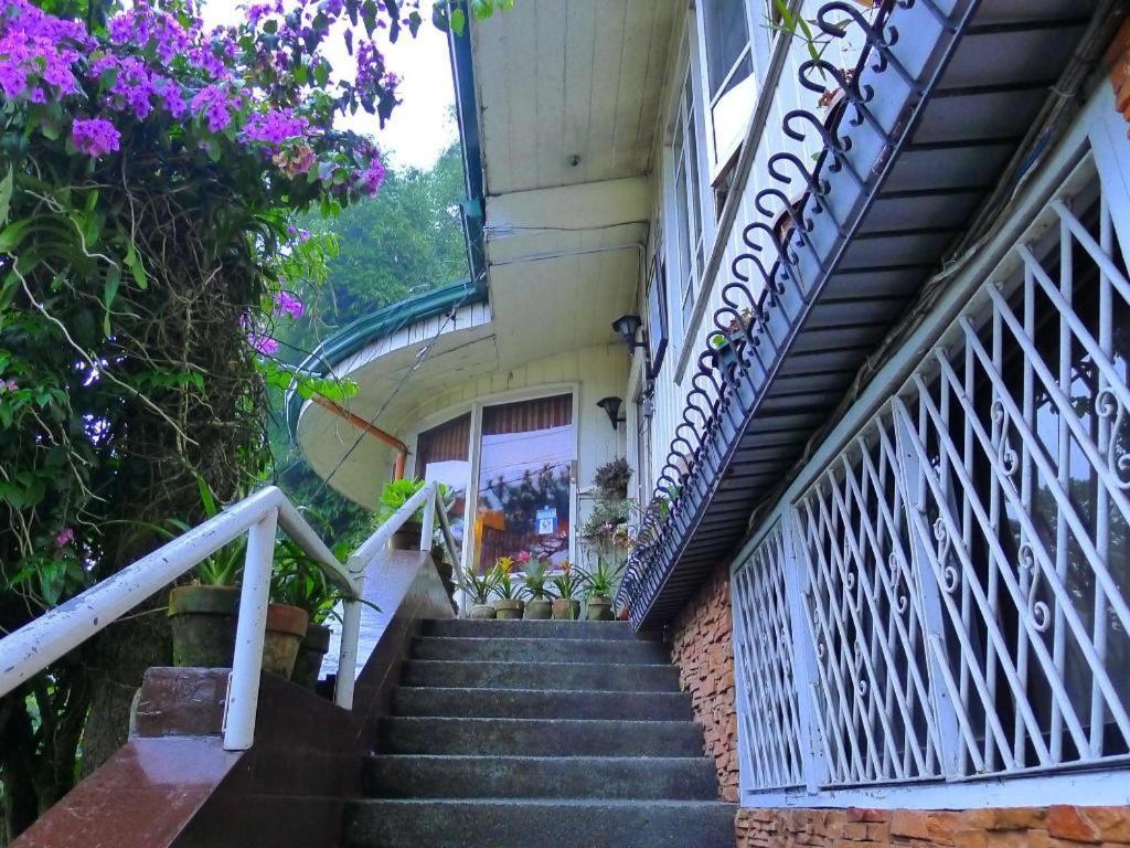 Mountain Lodge And Restaurant Baguio City Exterior foto